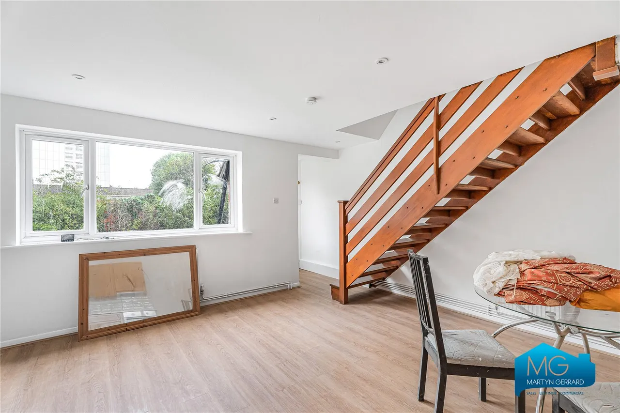 Mahon Close, Enfield, EN1, photo 7