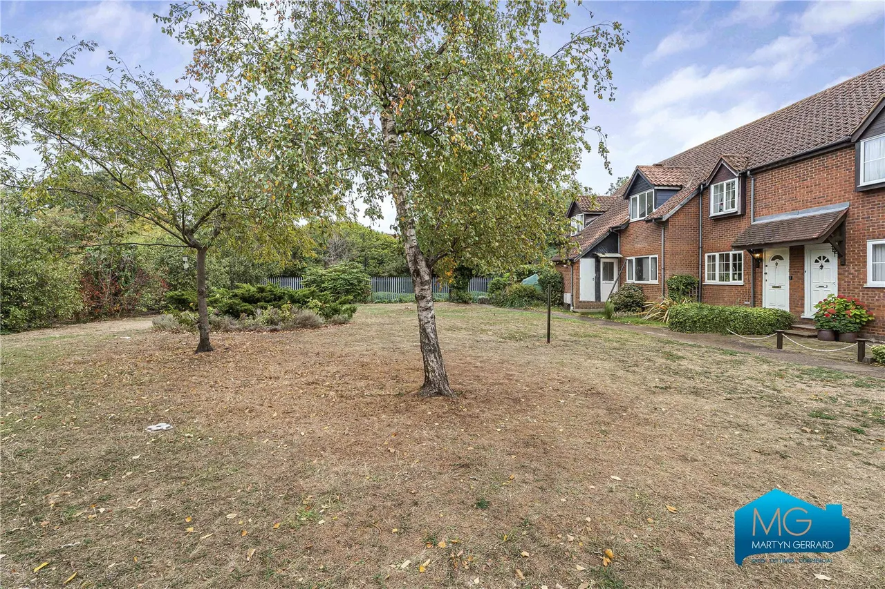 Mahon Close, Enfield, EN1, photo 14