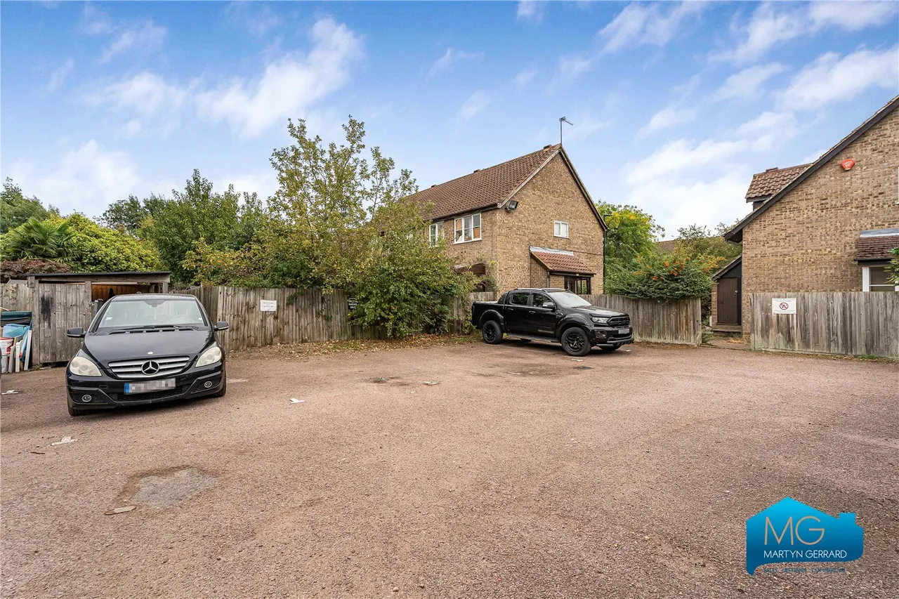 Mahon Close, Enfield, EN1, photo 11