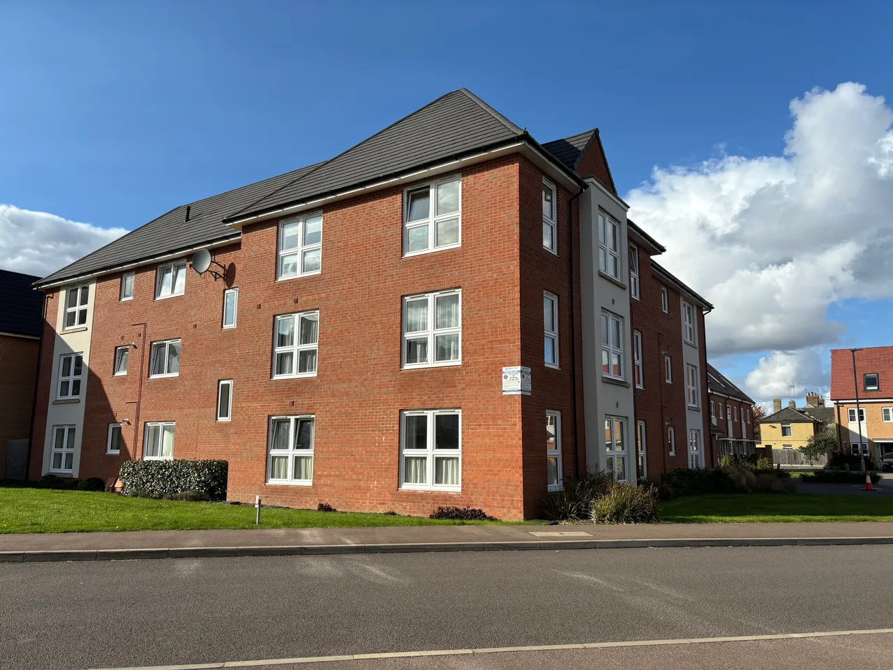 2 bed flat to rent, Hope Close, Peterborough, PE3
