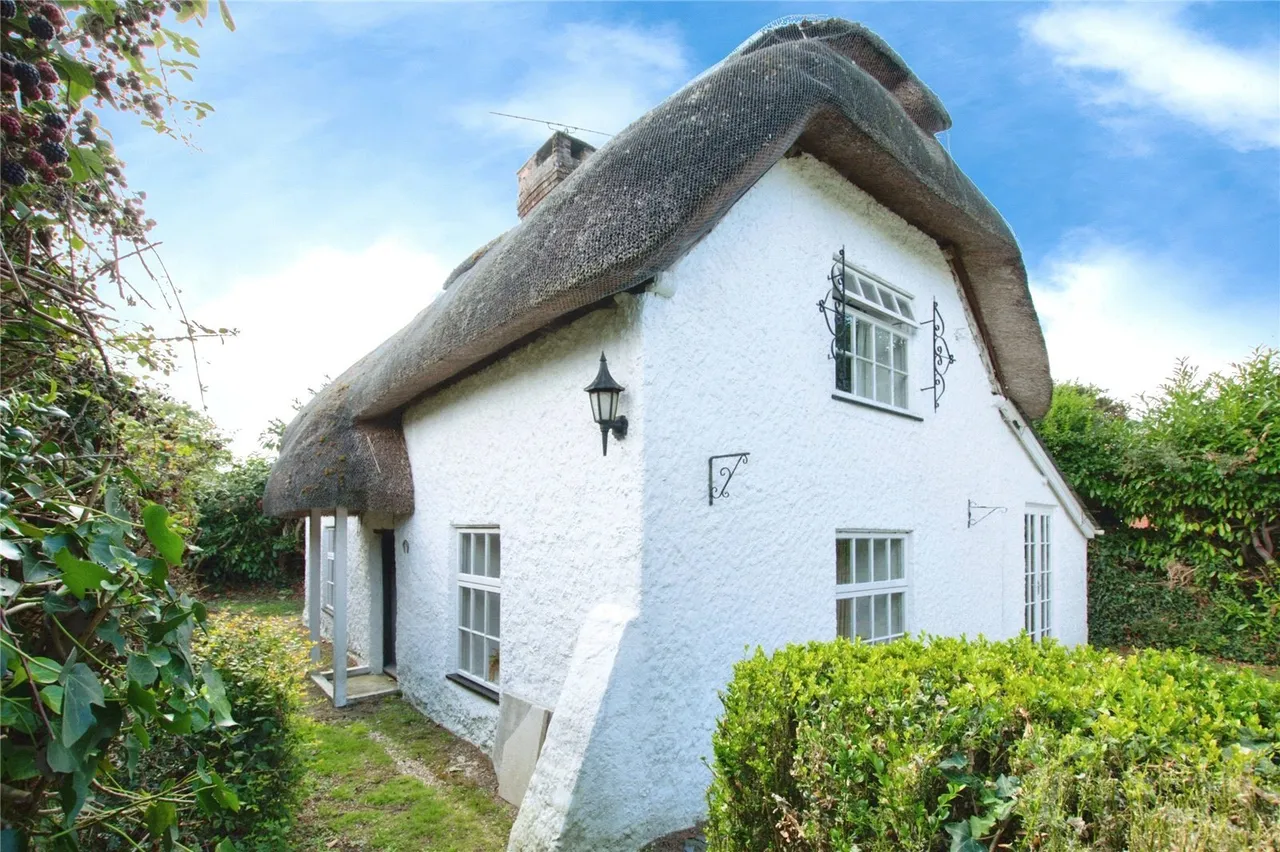2 bed house for sale, Ringwood Road, Verwood, BH31