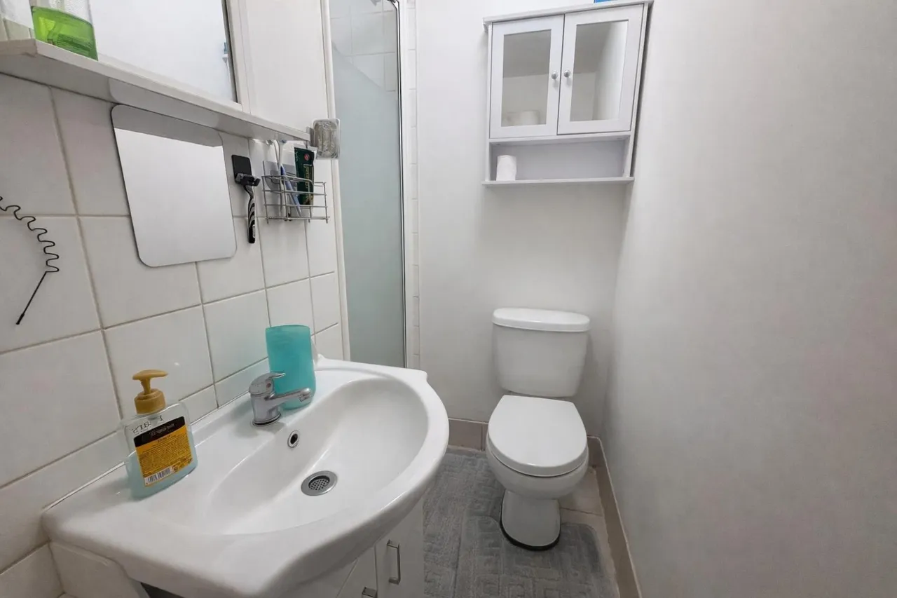 Cromwell Road, Hounslow, TW3, photo 5