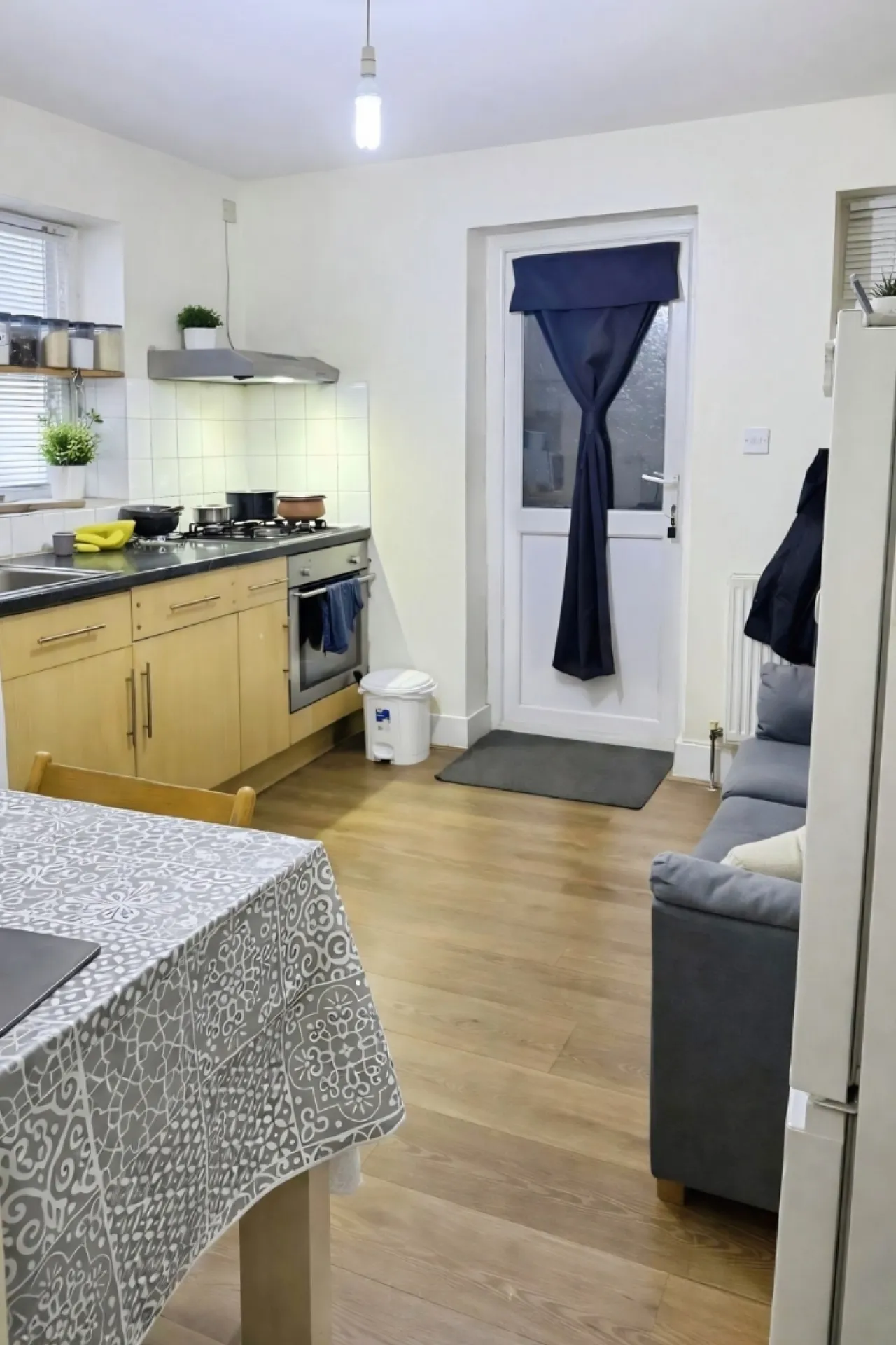 Cromwell Road, Hounslow, TW3, photo 3