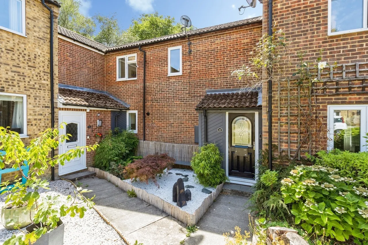 Brooklands Road, Crawley, RH11, photo 2