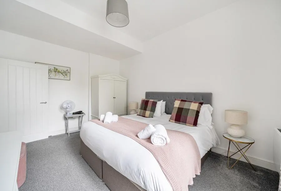 Hales Road, Cheltenham, GL52, photo 6