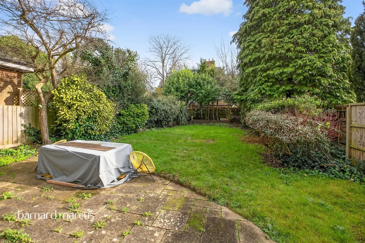 Osidge Lane, London, photo 4