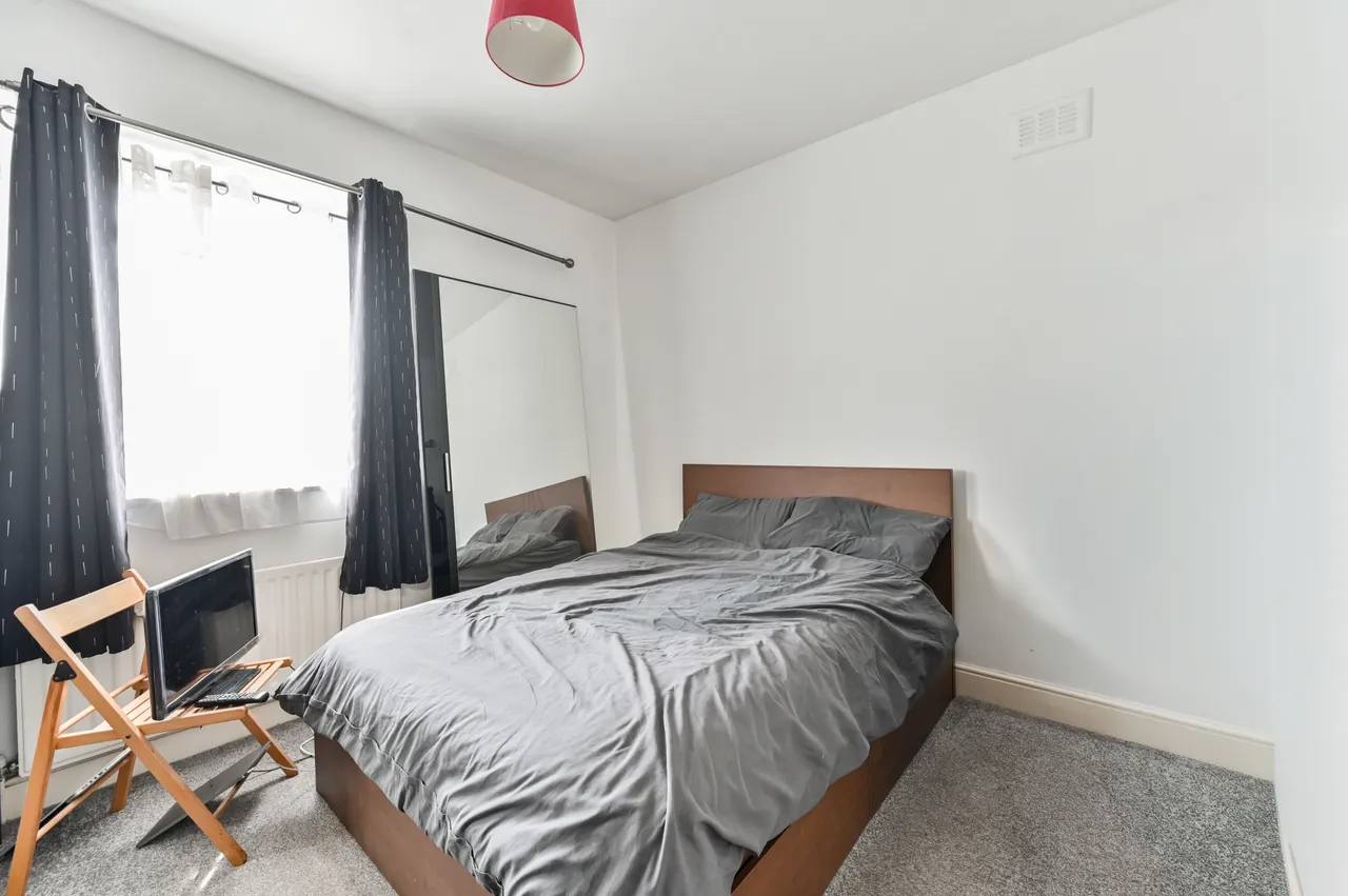 4 Slievemore Close, London, photo 5