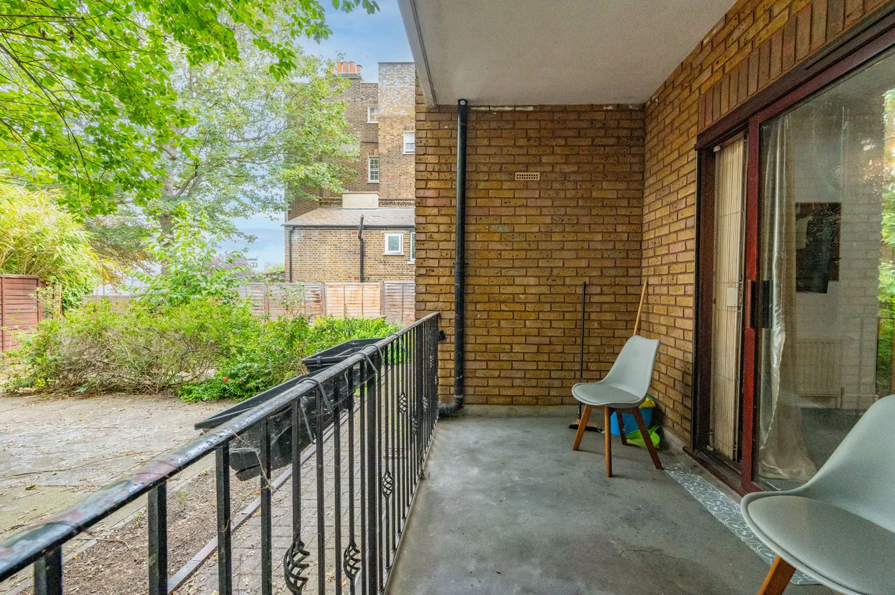 4 Slievemore Close, London, photo 8