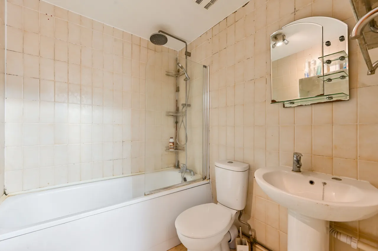 4 Slievemore Close, London, photo 9