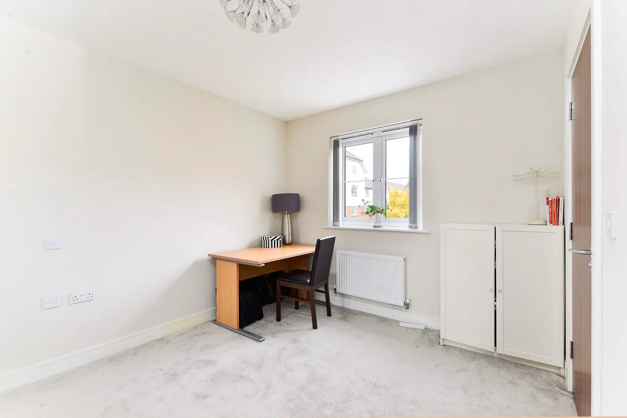 Alderbank Drive, Godalming, GU7, photo 12