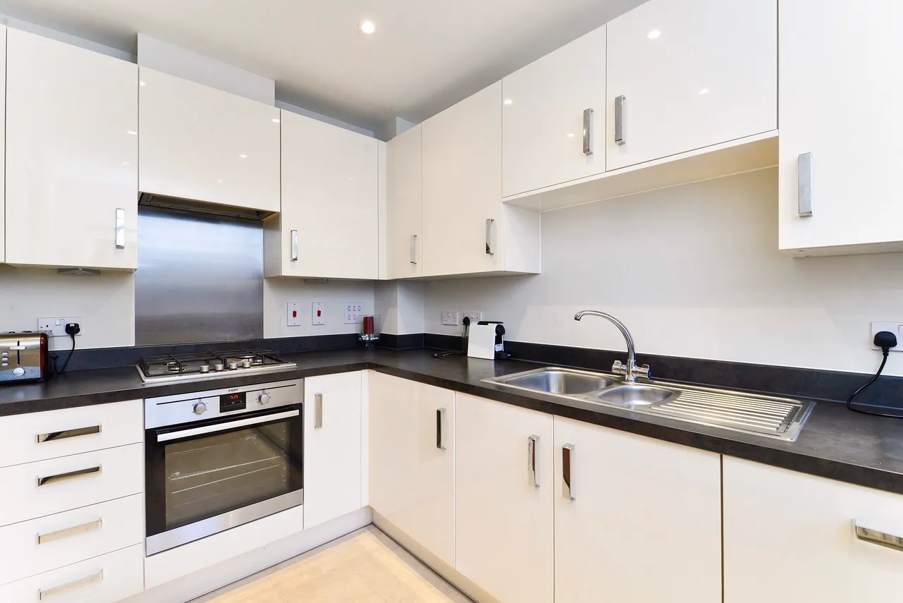 Alderbank Drive, Godalming, GU7, photo 4