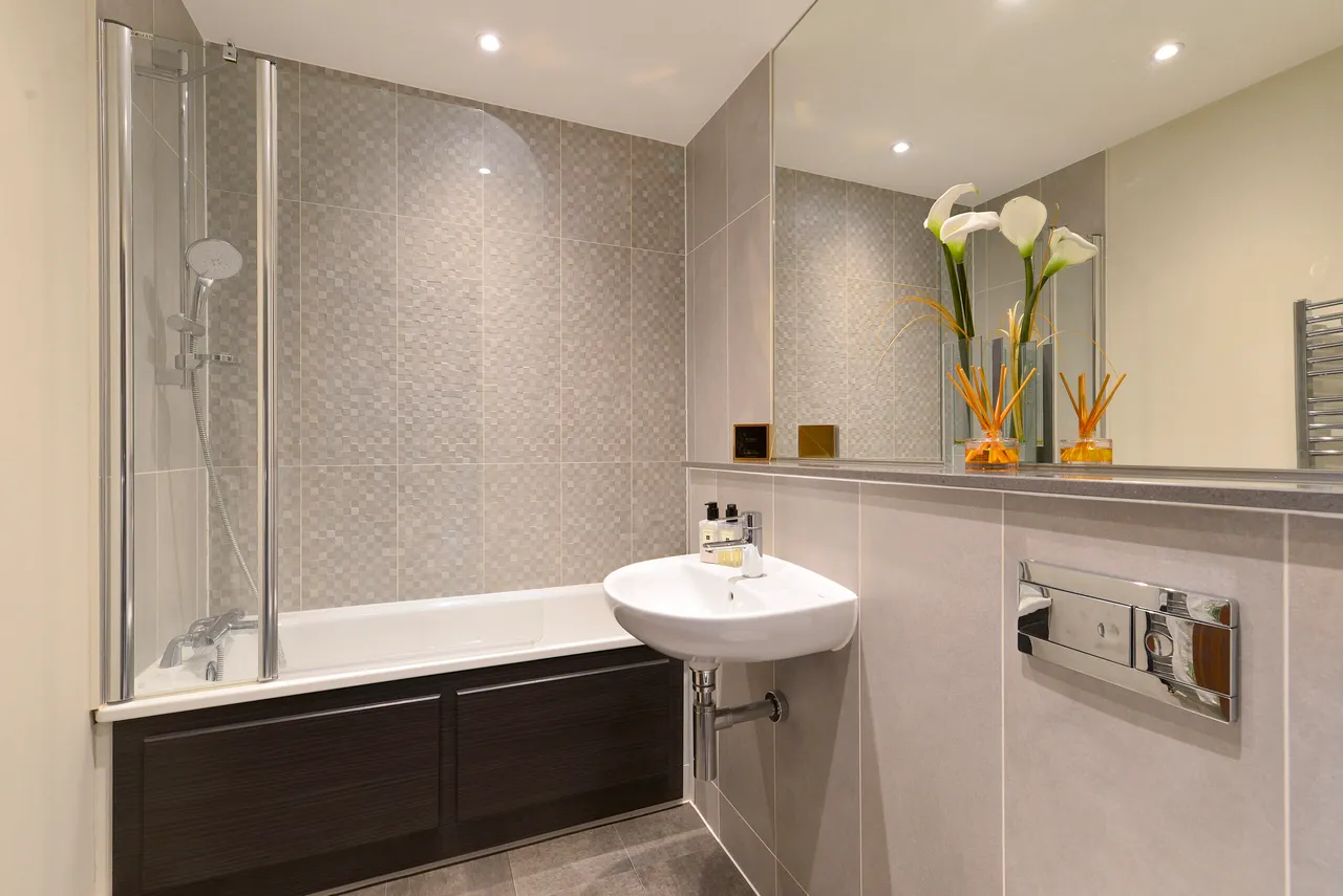 Alderbank Drive, Godalming, GU7, photo 9