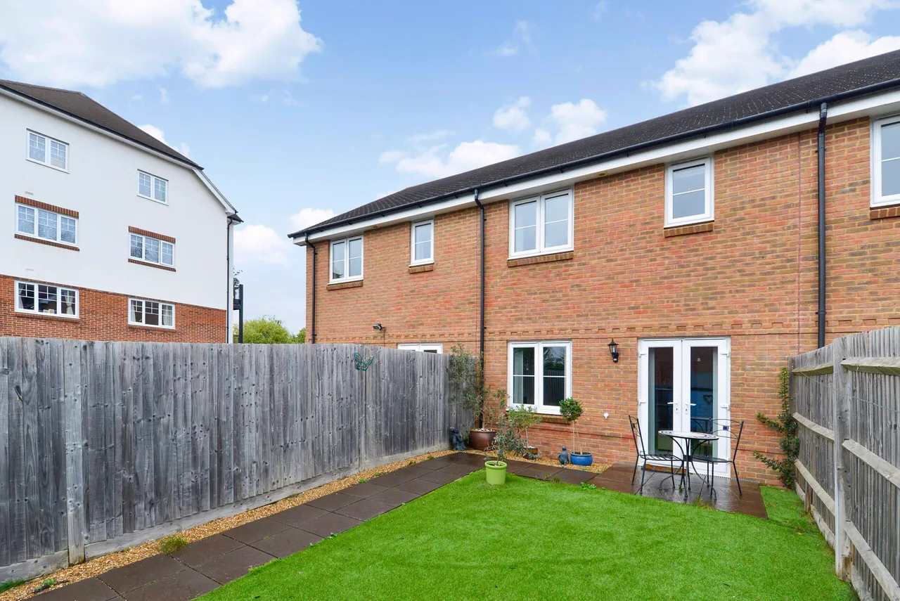 Alderbank Drive, Godalming, GU7, photo 14