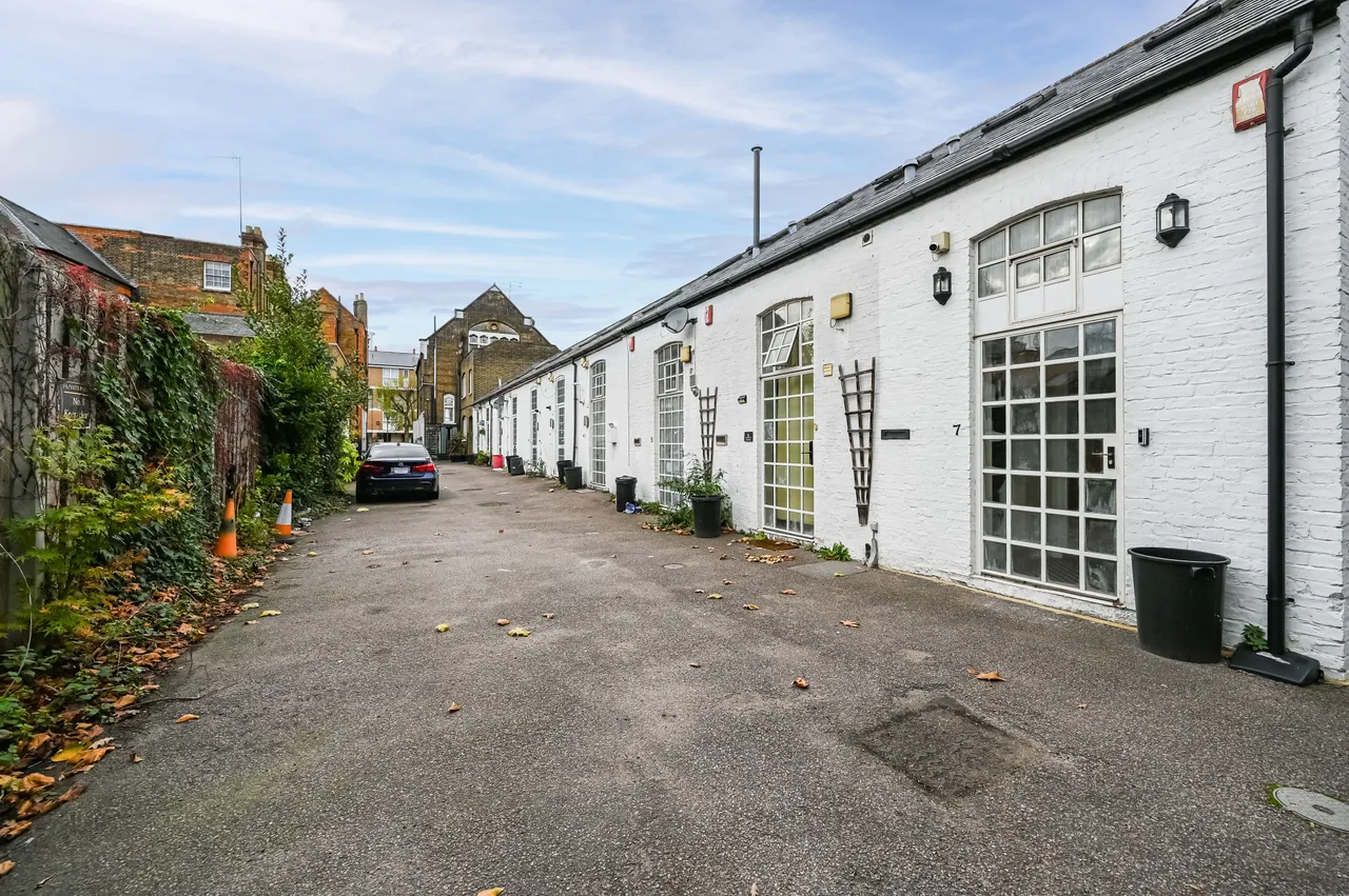 6 St Frideswides Mews, London, photo 11