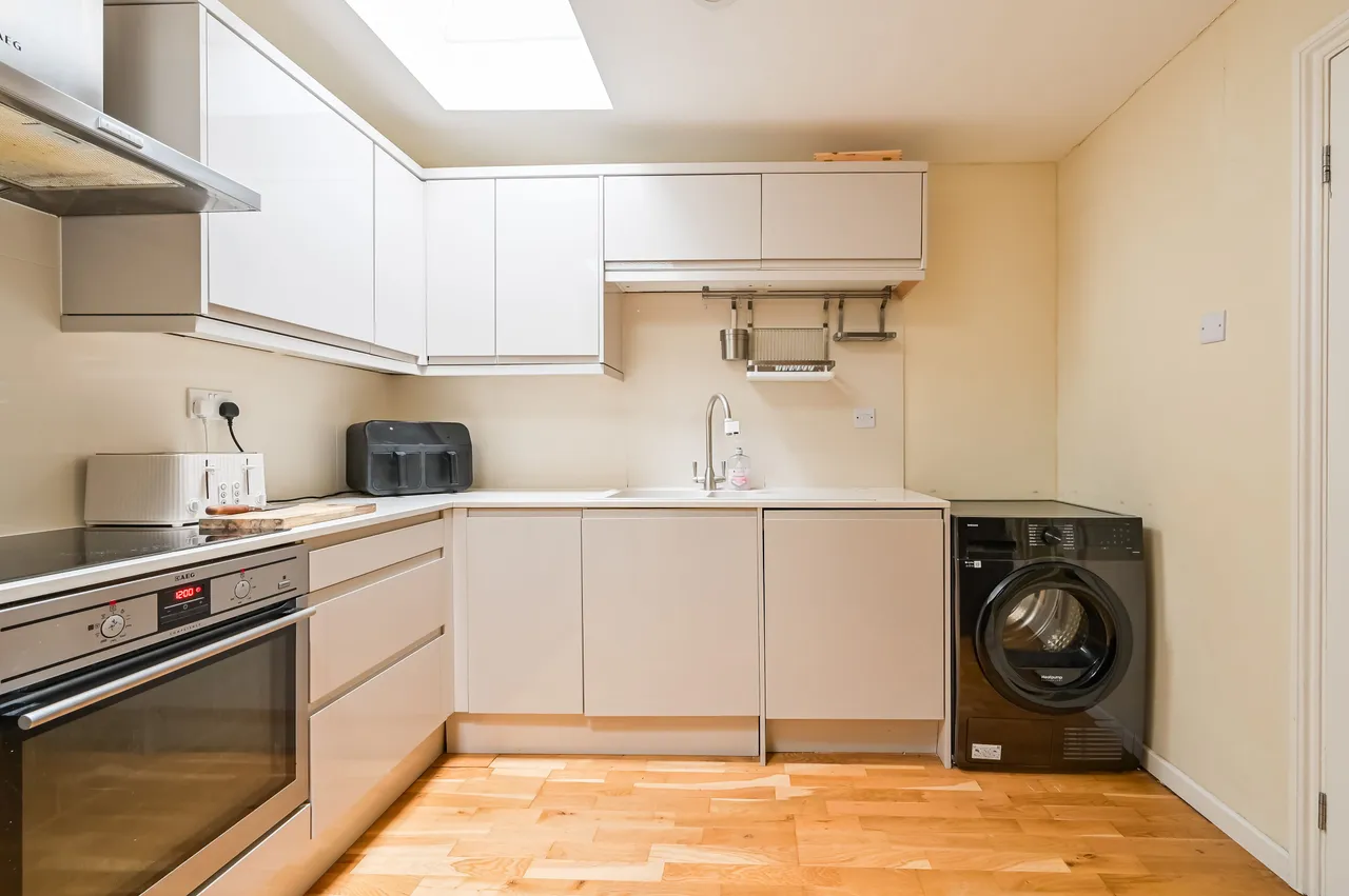 6 St Frideswides Mews, London, photo 9