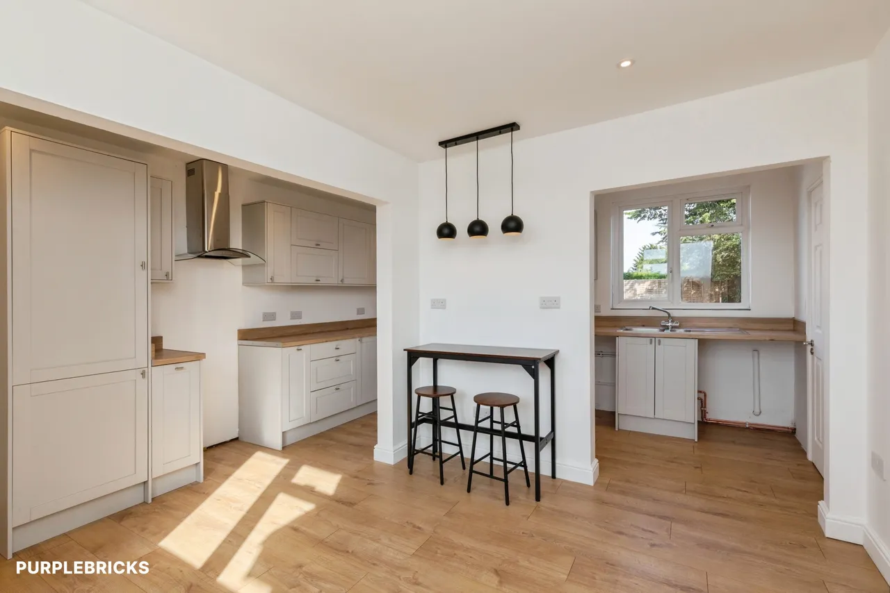 Methuen Avenue, Melksham, SN12, photo 2