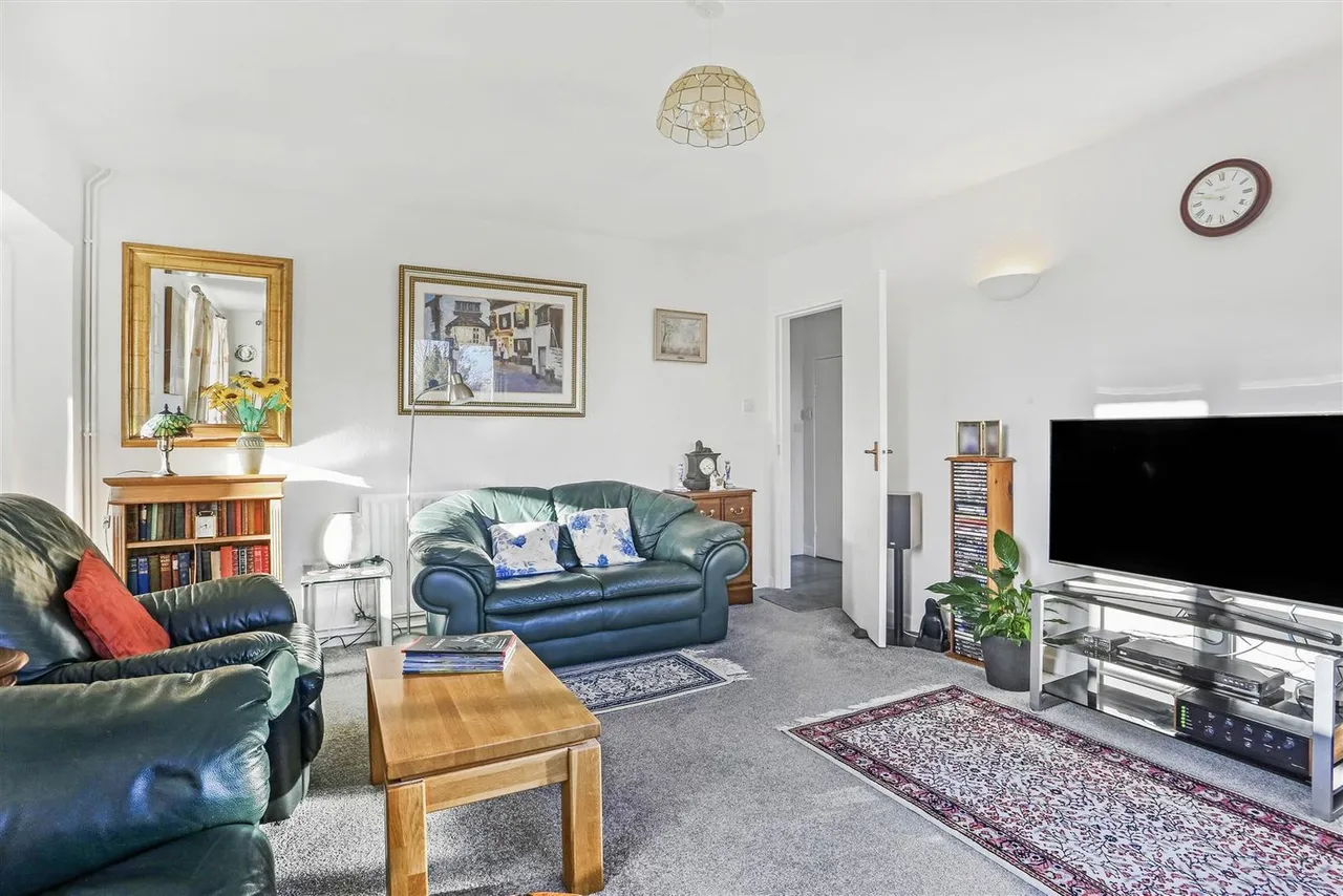 Garratts Lane, Banstead, SM7 2EH, photo 4