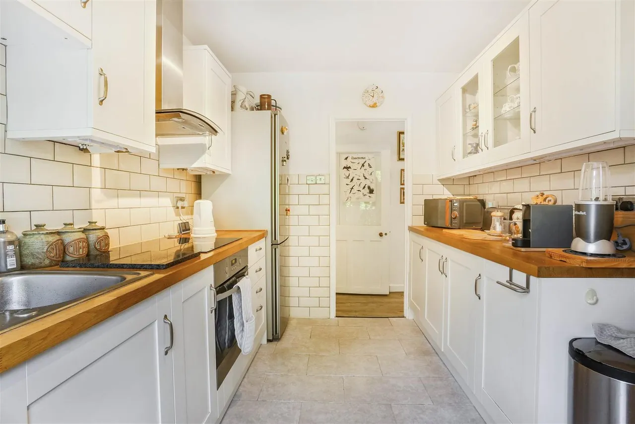Garratts Lane, Banstead, SM7 2EH, photo 5