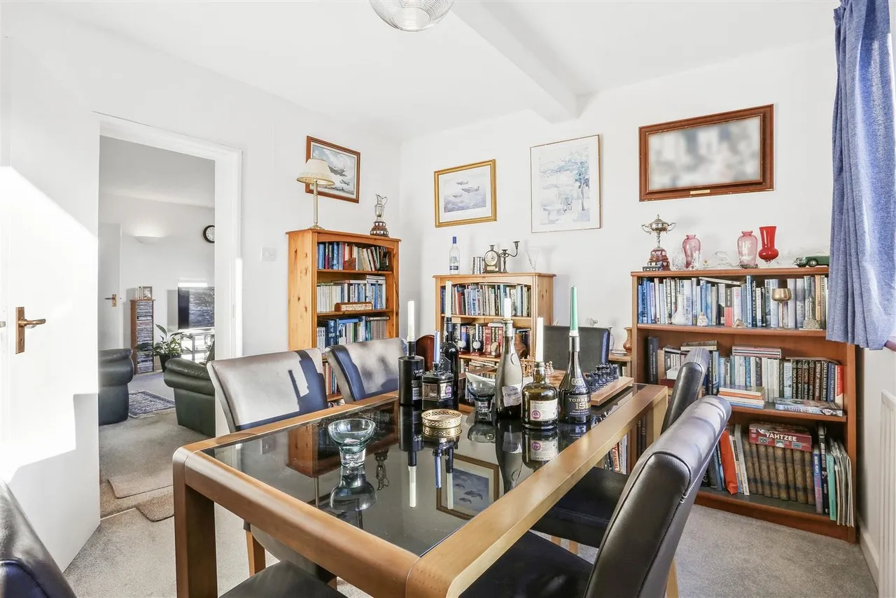 Garratts Lane, Banstead, SM7 2EH, photo 7
