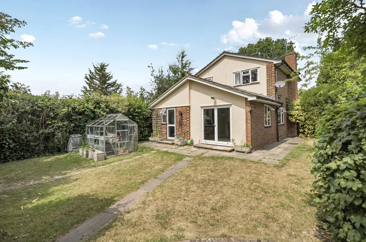Ullswater Road, Lightwater, Surrey, GU18 5TB, photo 10