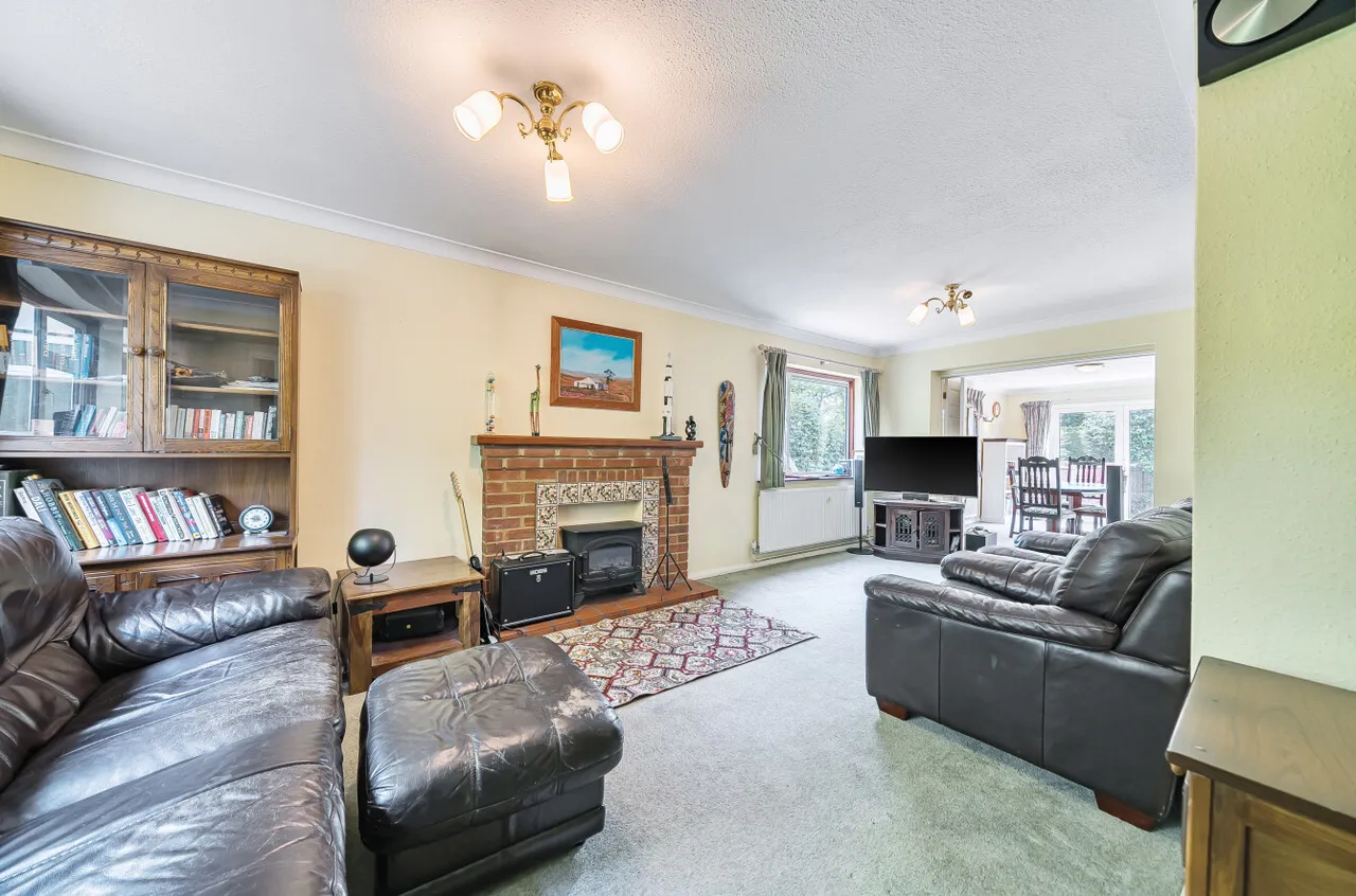Ullswater Road, Lightwater, Surrey, GU18 5TB, photo 3
