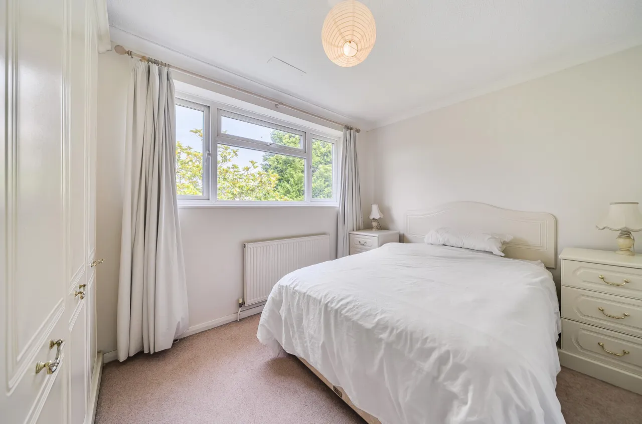 Ullswater Road, Lightwater, Surrey, GU18 5TB, photo 11