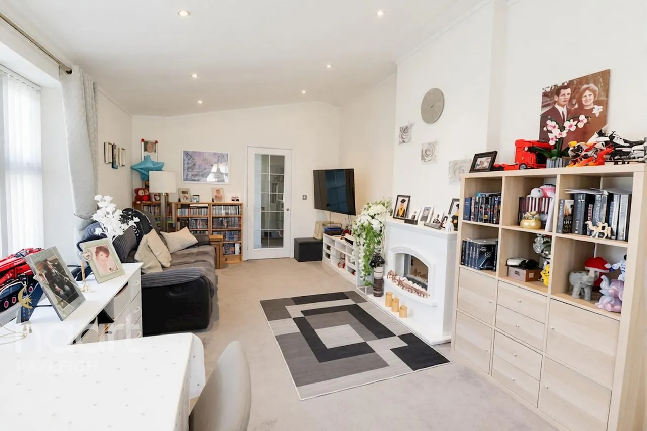 Kingsmans Farm Road, Hockley, SS5, photo 6