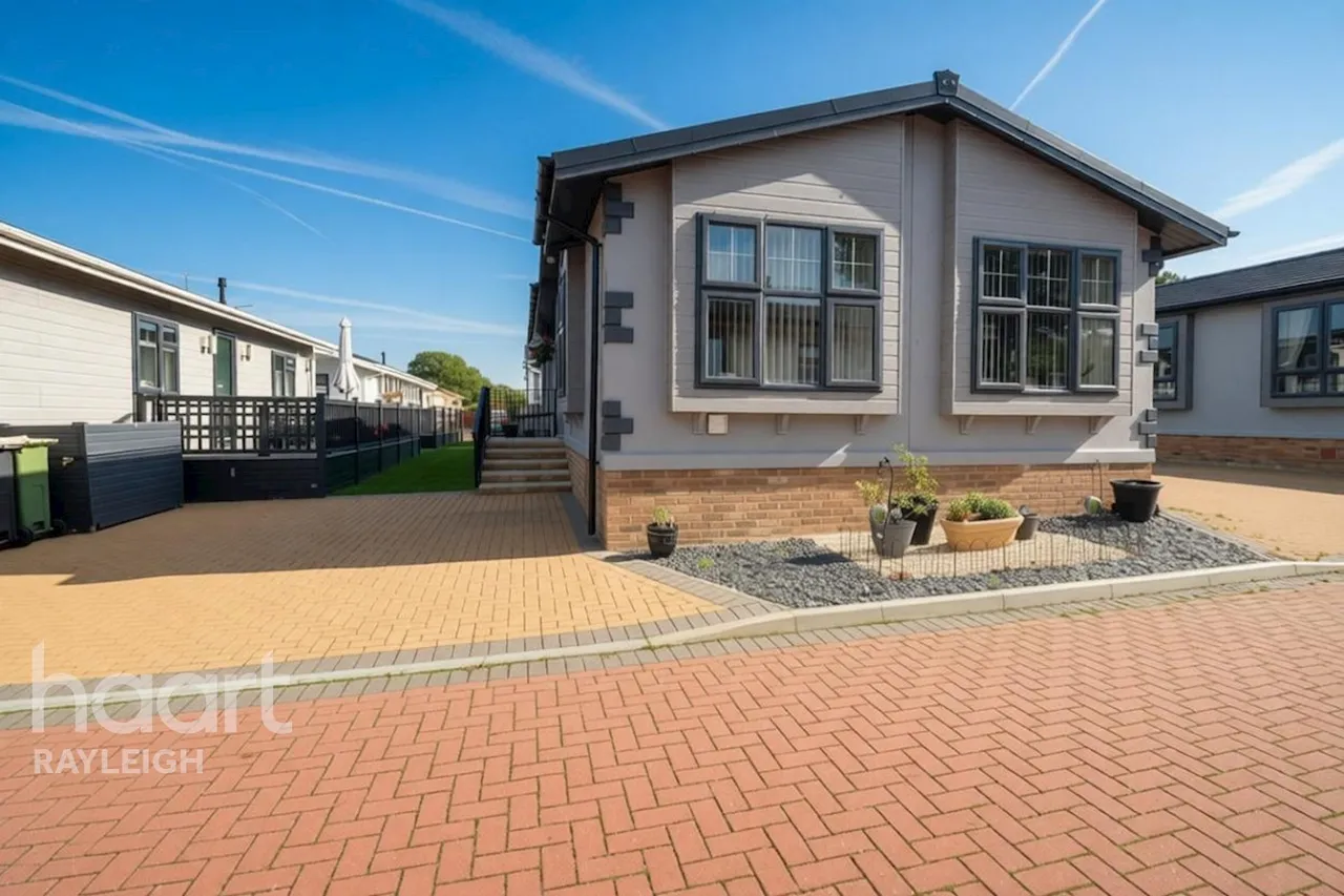 Kingsmans Farm Road, Hockley, SS5, photo 18