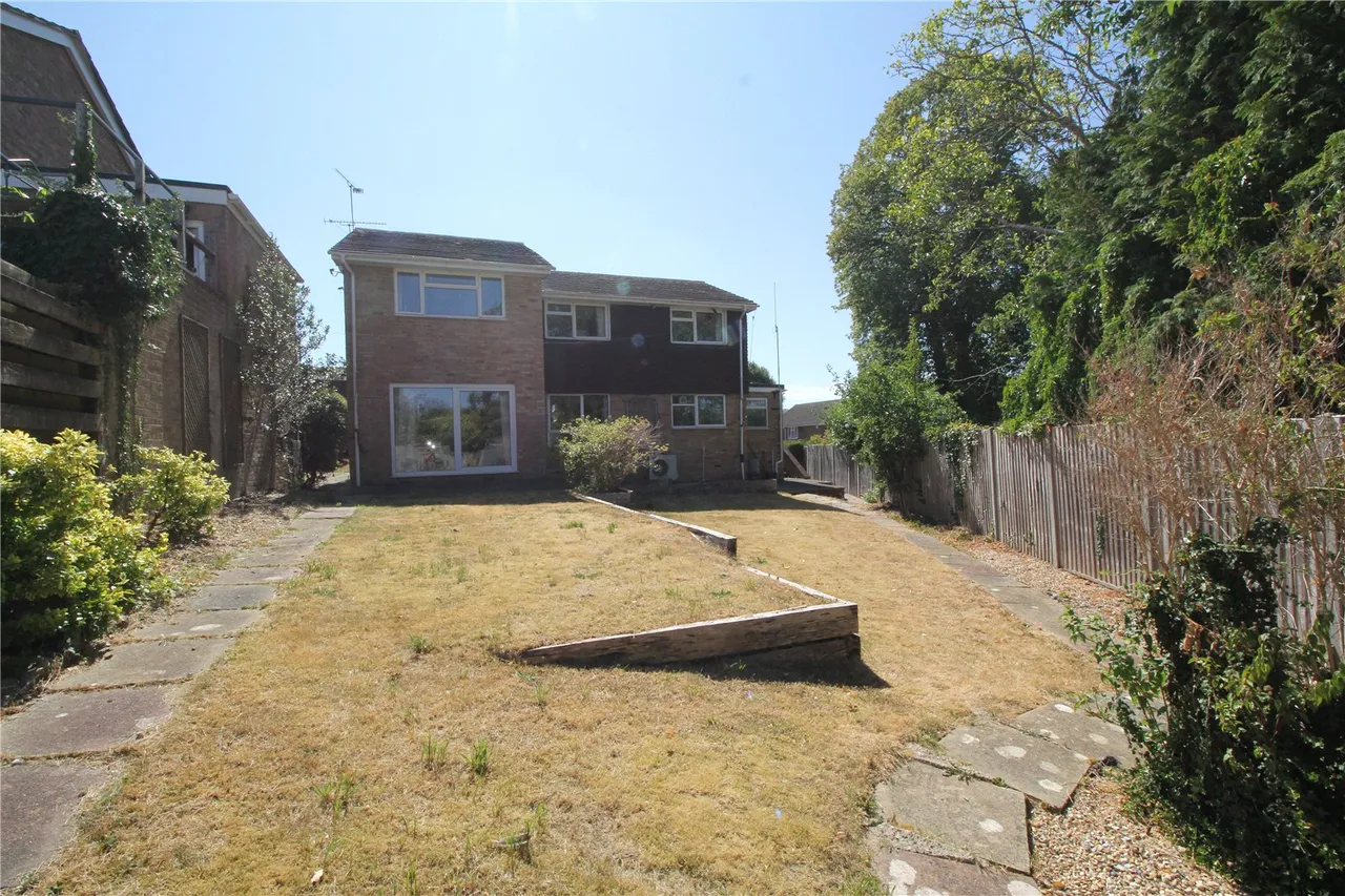 Balmoral Close, Alton, GU34, photo 11