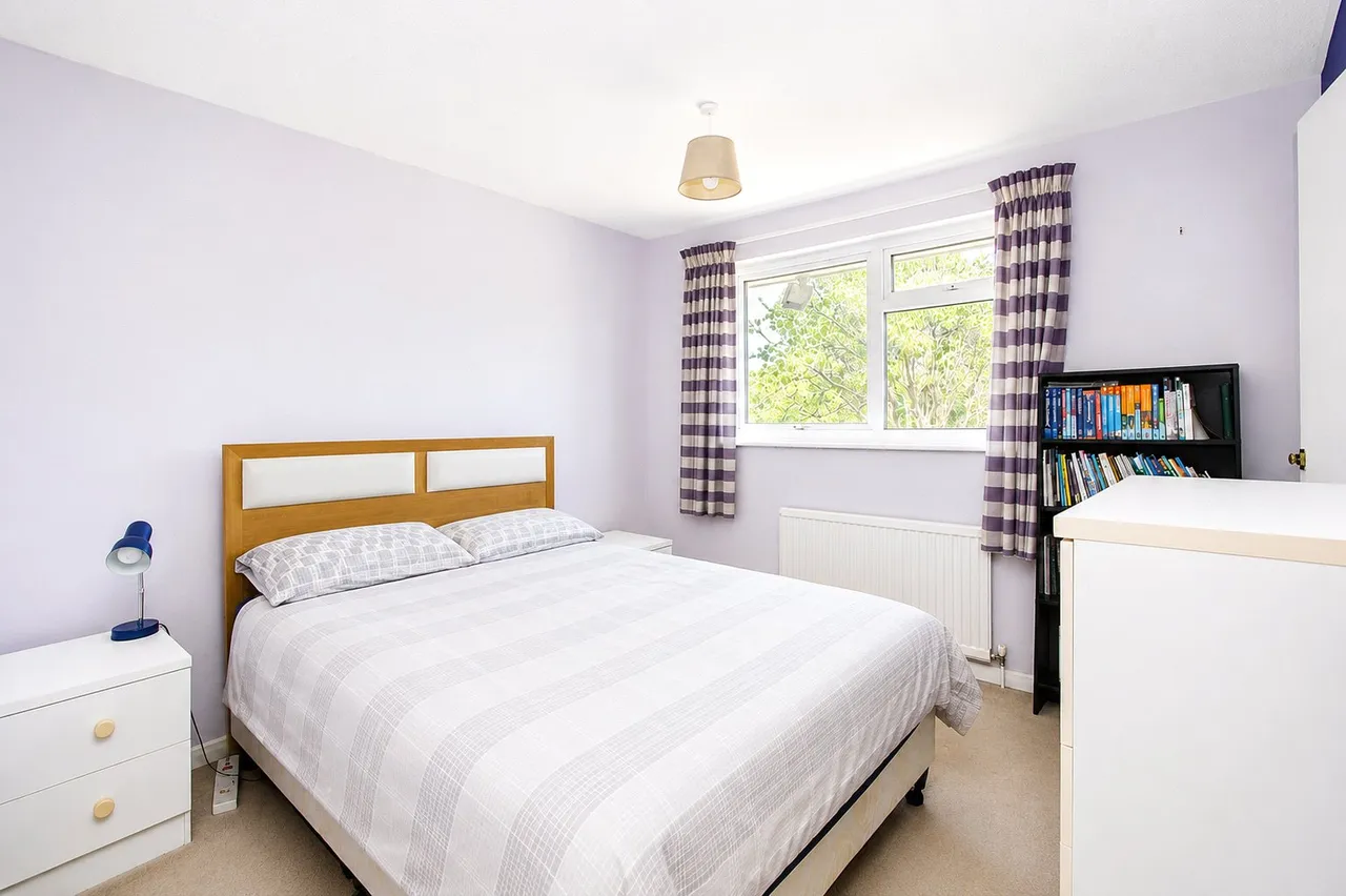 Balmoral Close, Alton, GU34, photo 6