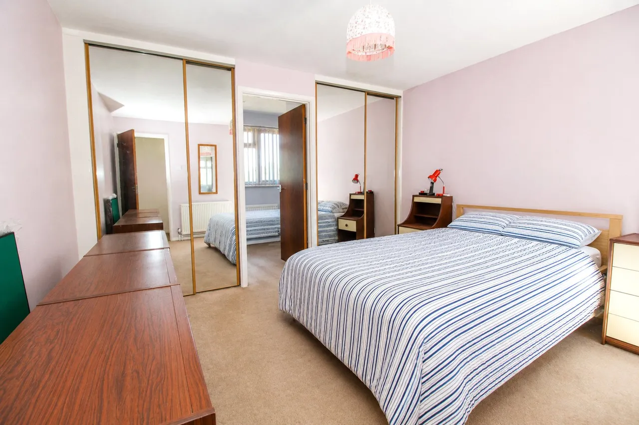 Balmoral Close, Alton, GU34, photo 8