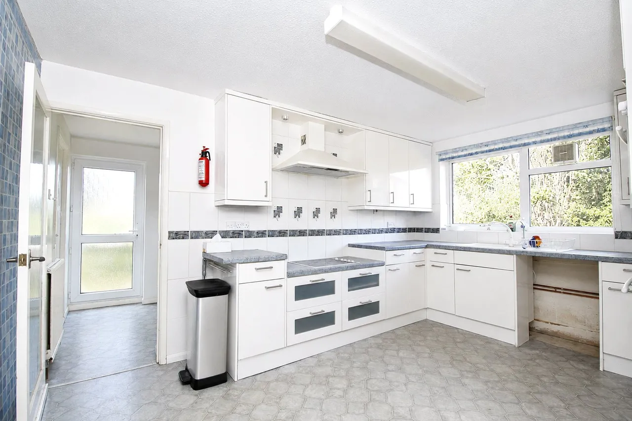 Balmoral Close, Alton, GU34, photo 4