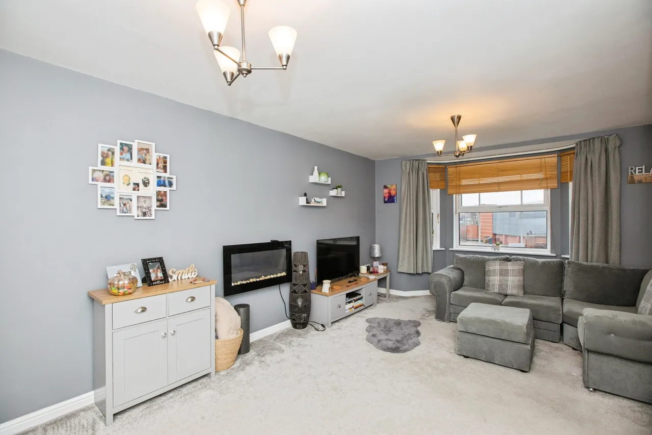 2 bed flat for sale — Great Park Drive, Leyland