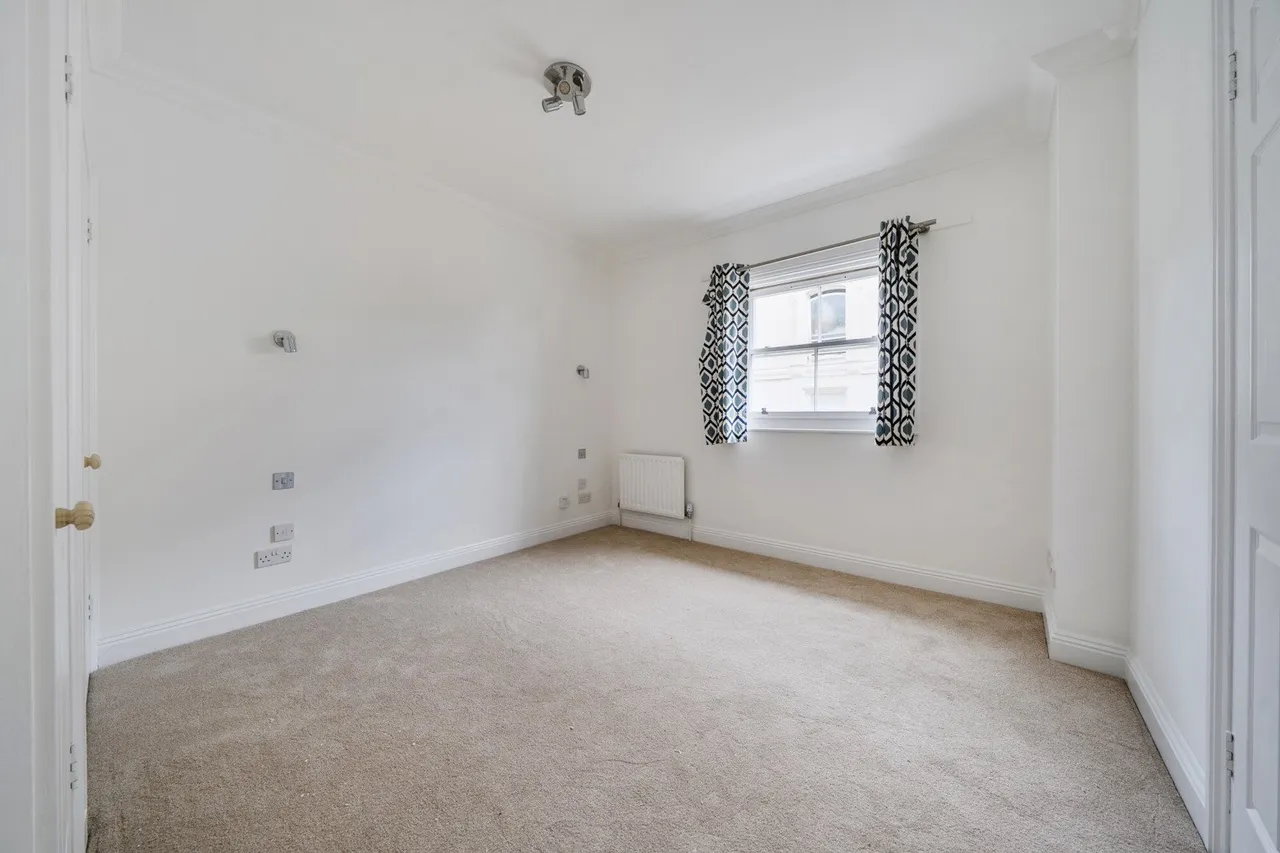 Cedars Close, London, SE13, photo 13