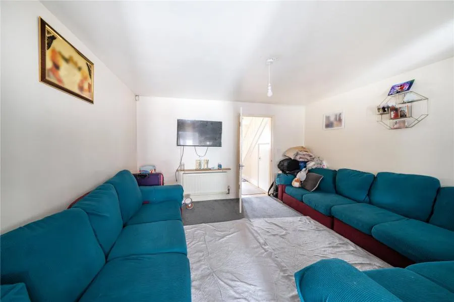 Telford Drive, Slough, SL1, photo 3