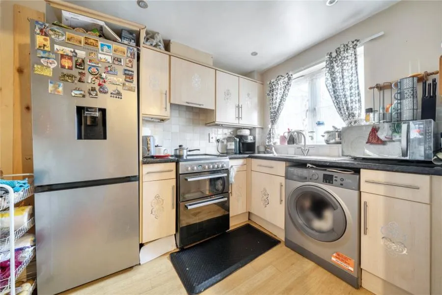 Telford Drive, Slough, SL1, photo 4
