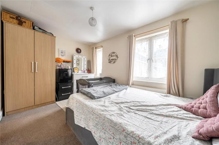 Telford Drive, Slough, SL1, photo 9
