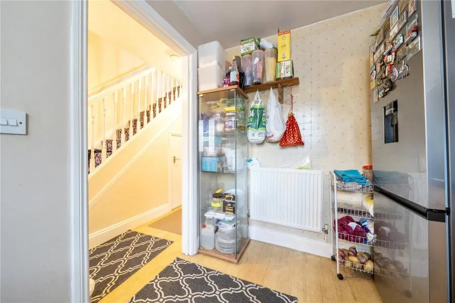 Telford Drive, Slough, SL1, photo 5