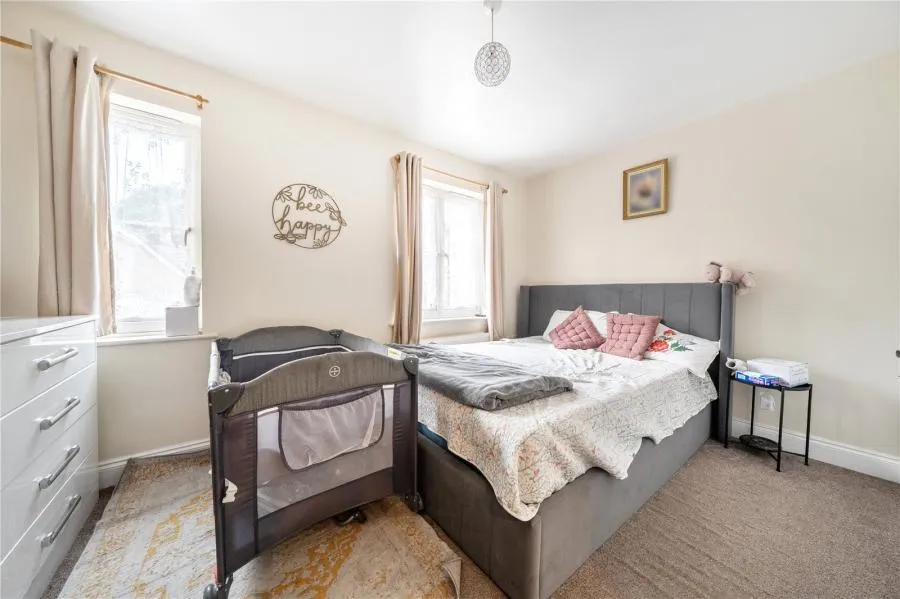 Telford Drive, Slough, SL1, photo 8