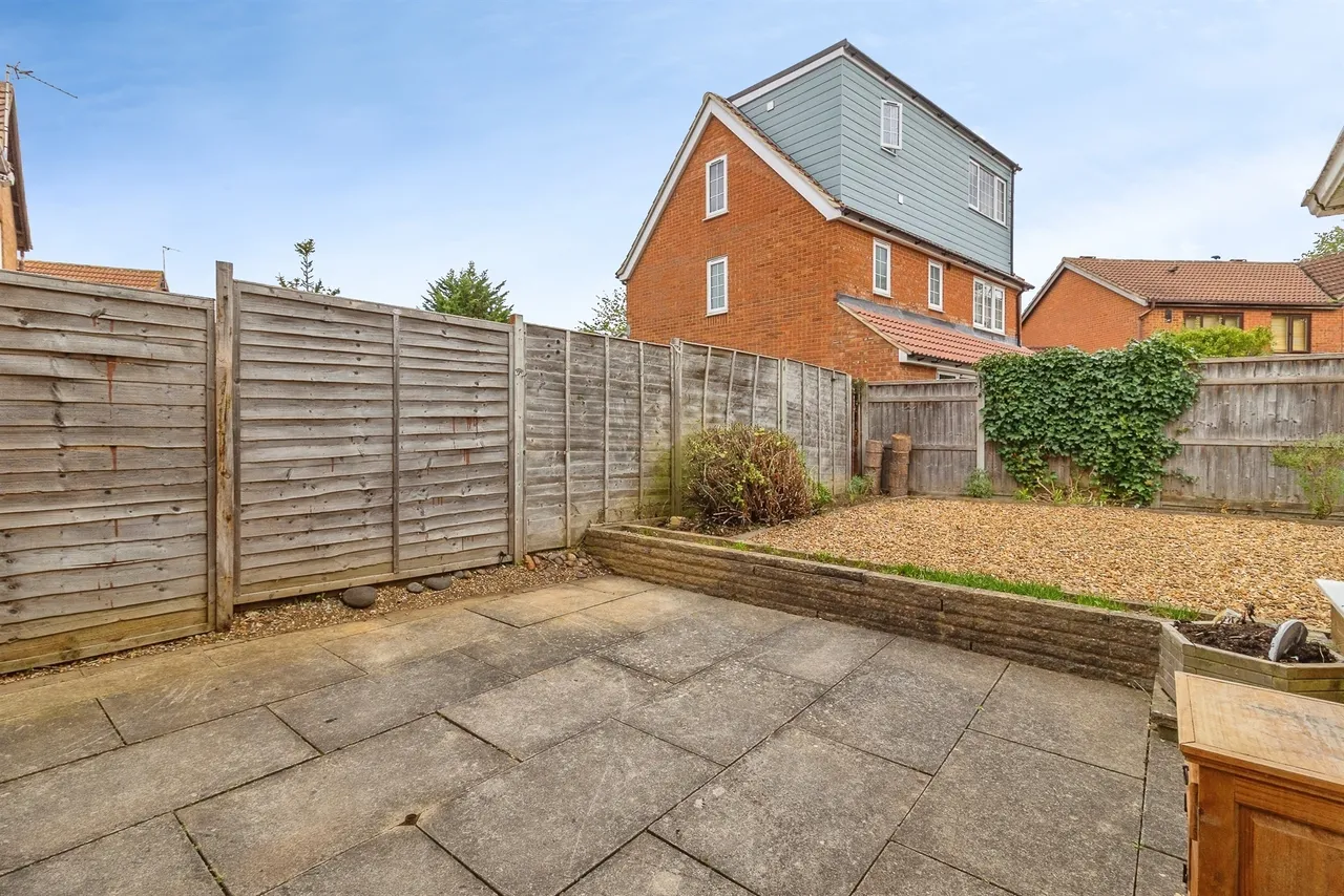 Isaacson Drive, Wavendon Gate, Milton Keynes, photo 6