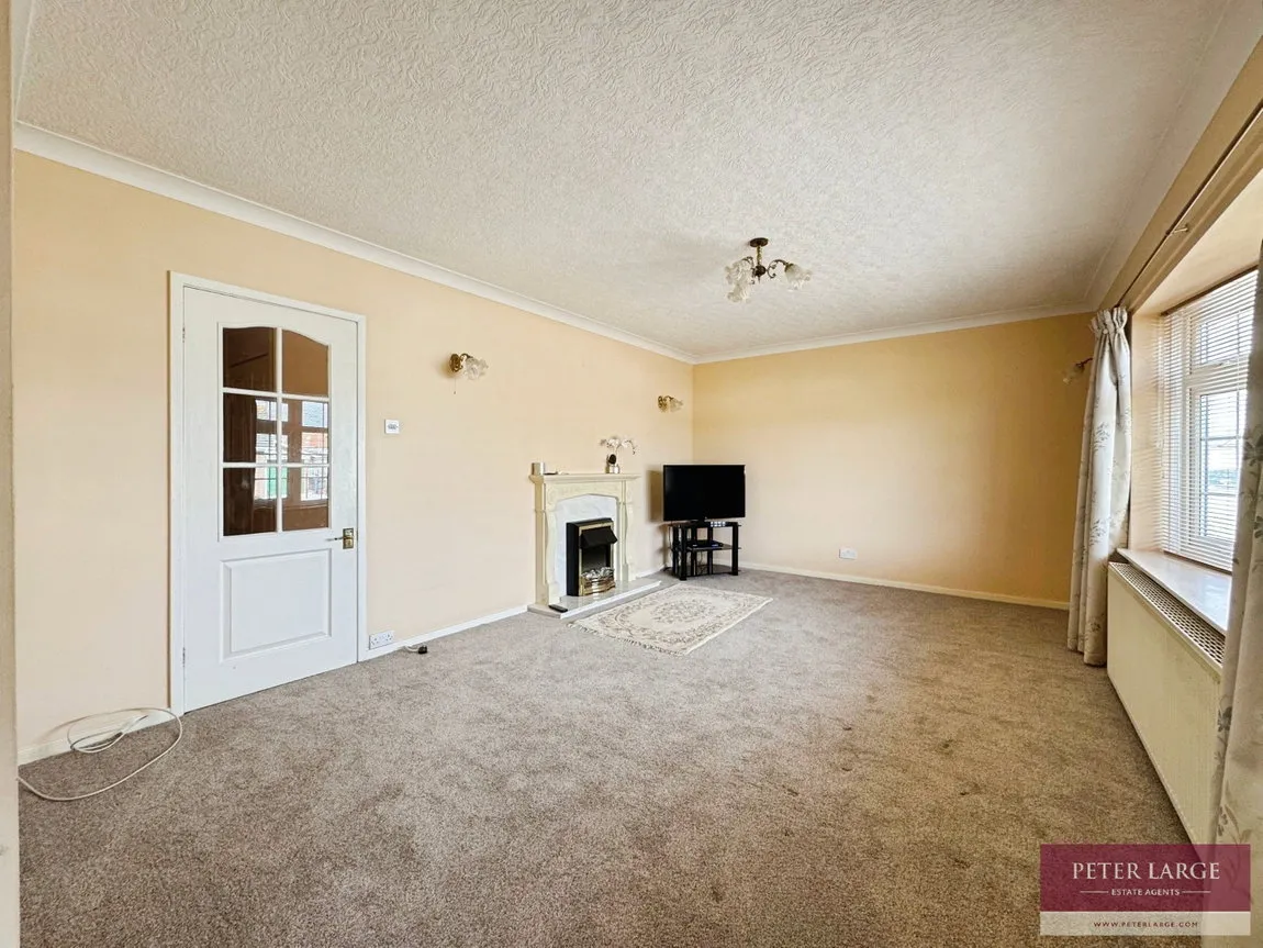 Graham Drive, Rhyl, Denbighshire, LL18 3RS, photo 3
