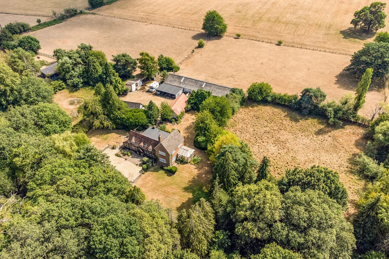 Bramshill Road, Bramshill, RG27, photo 2