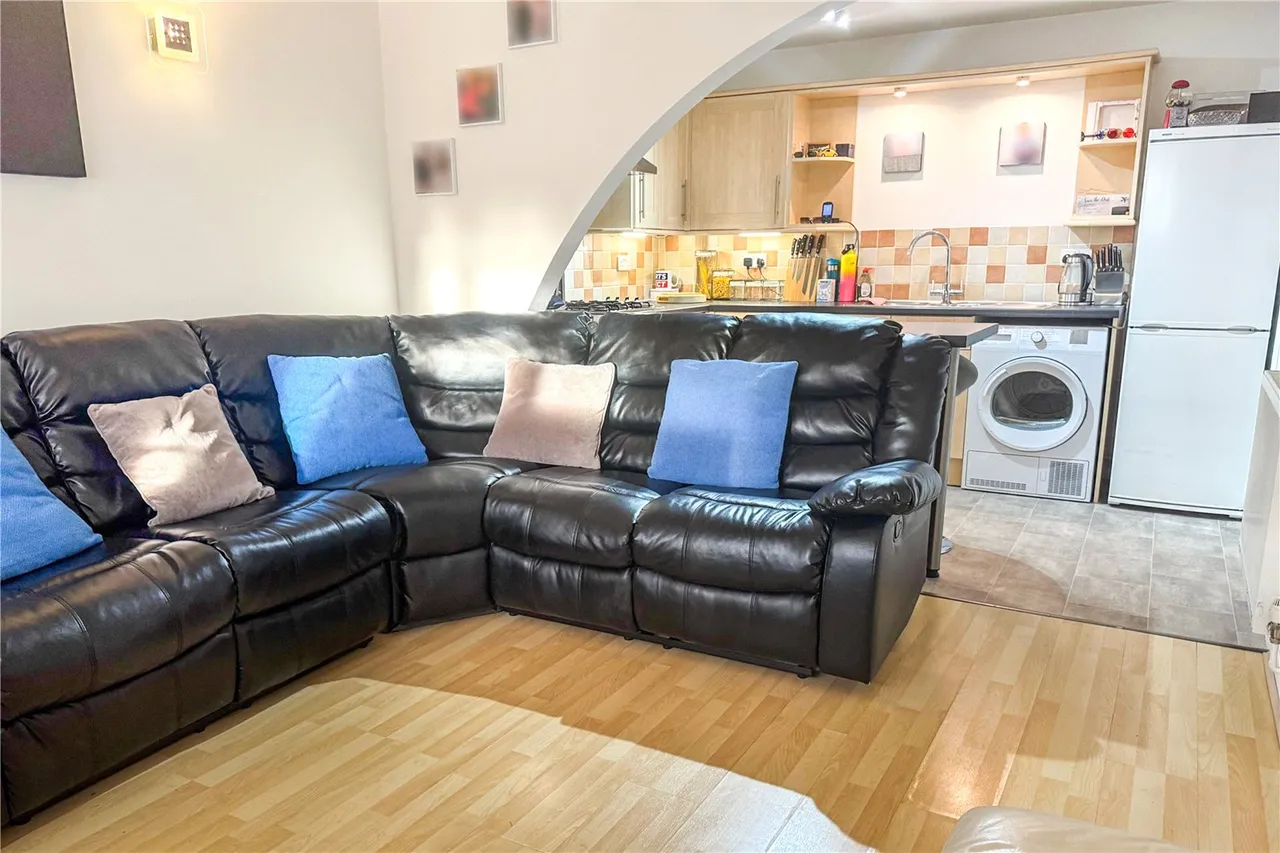 Newport Road, Aldershot, Hampshire, GU12 4PB, photo 3