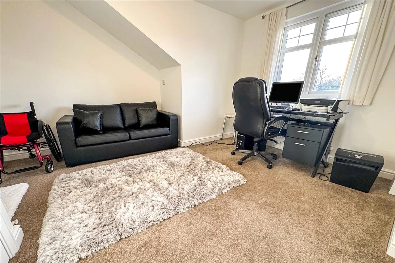 Newport Road, Aldershot, Hampshire, GU12 4PB, photo 9