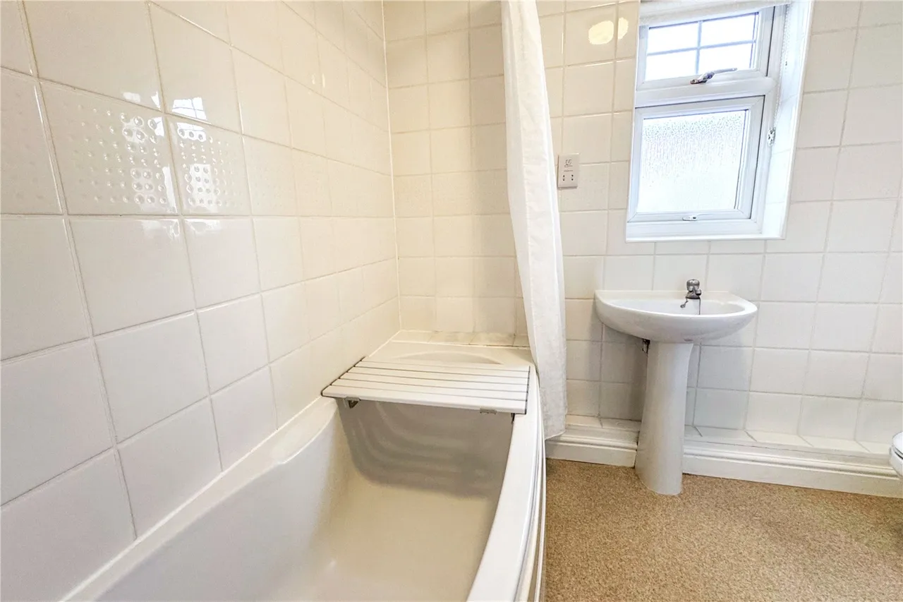 Newport Road, Aldershot, Hampshire, GU12 4PB, photo 8