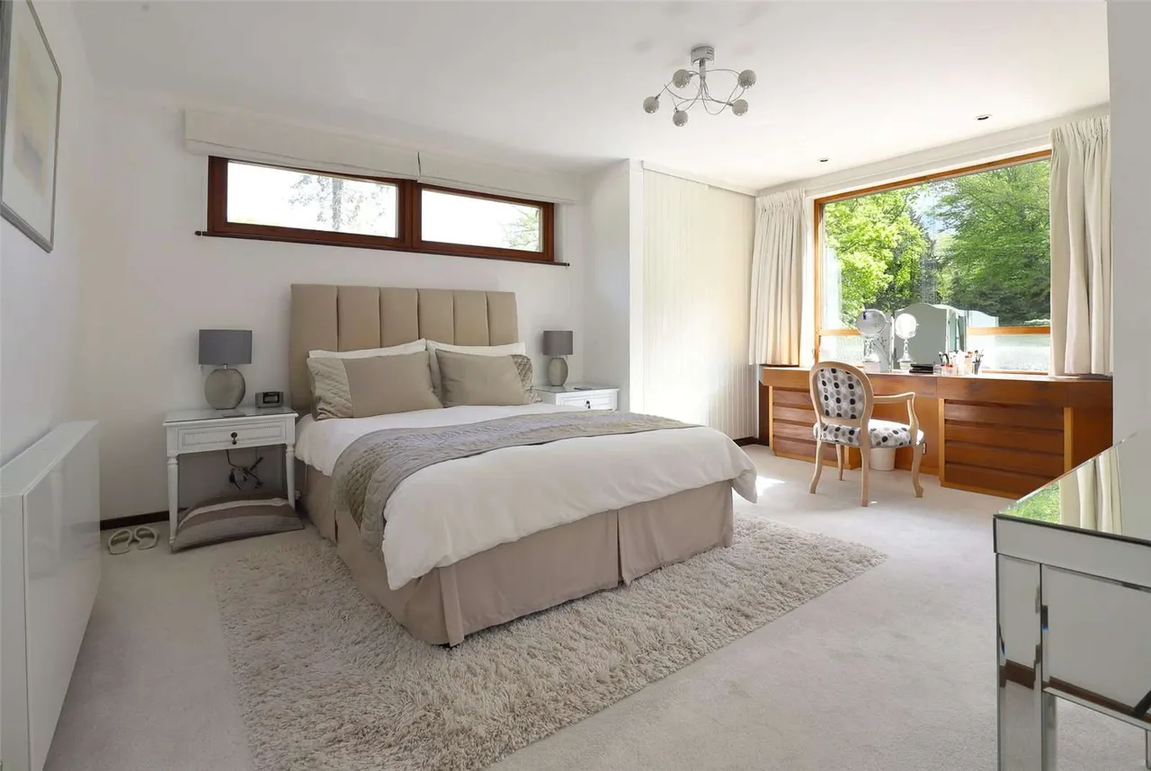 Lower Sandy Down Lane, Boldre, Lymington, Hampshire, SO41 8PP, photo 11