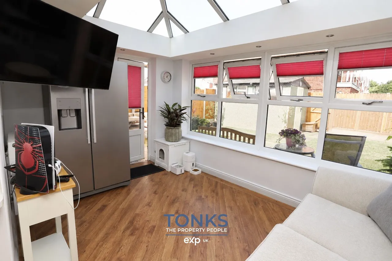 Buckingham Road, Rowley Regis, B65, photo 8