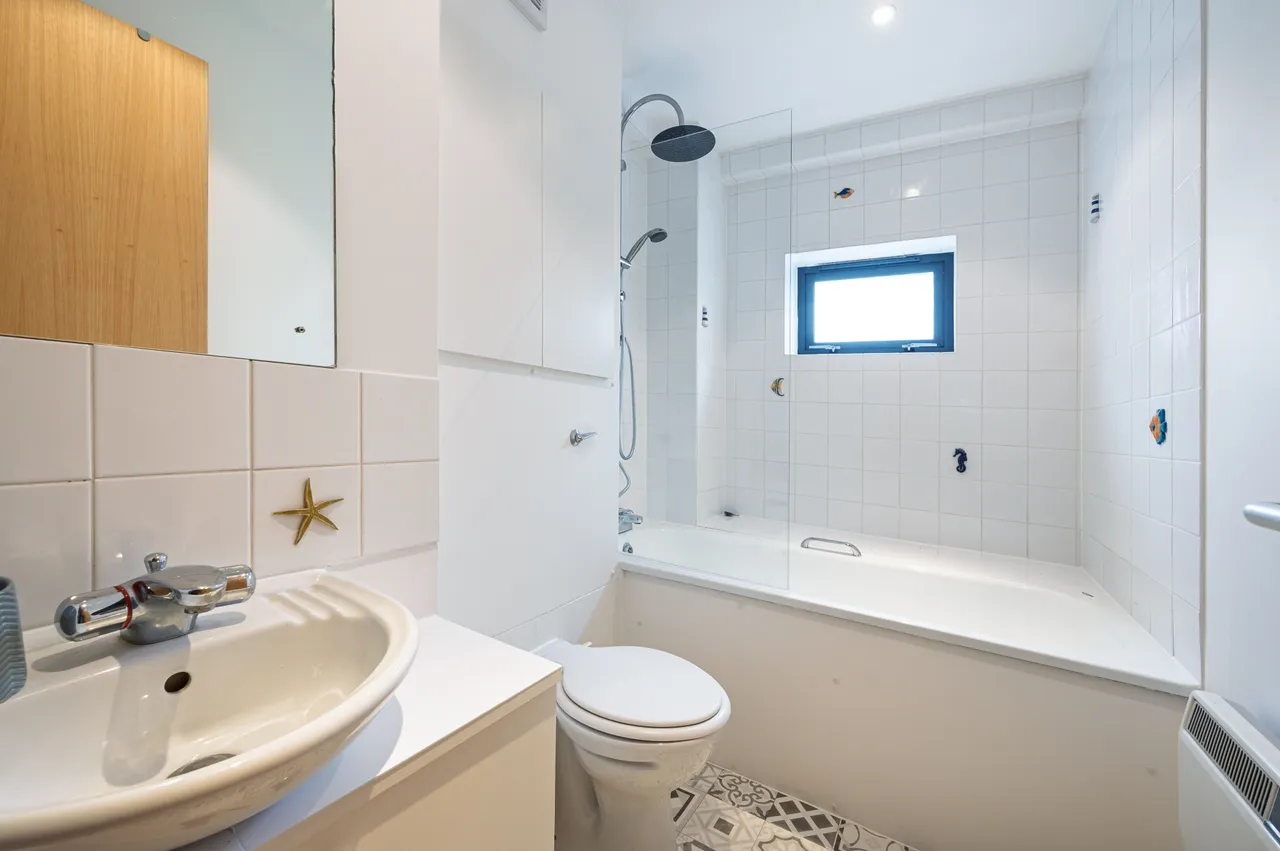 Flat 5, 275 Kilburn High Road, London, photo 9