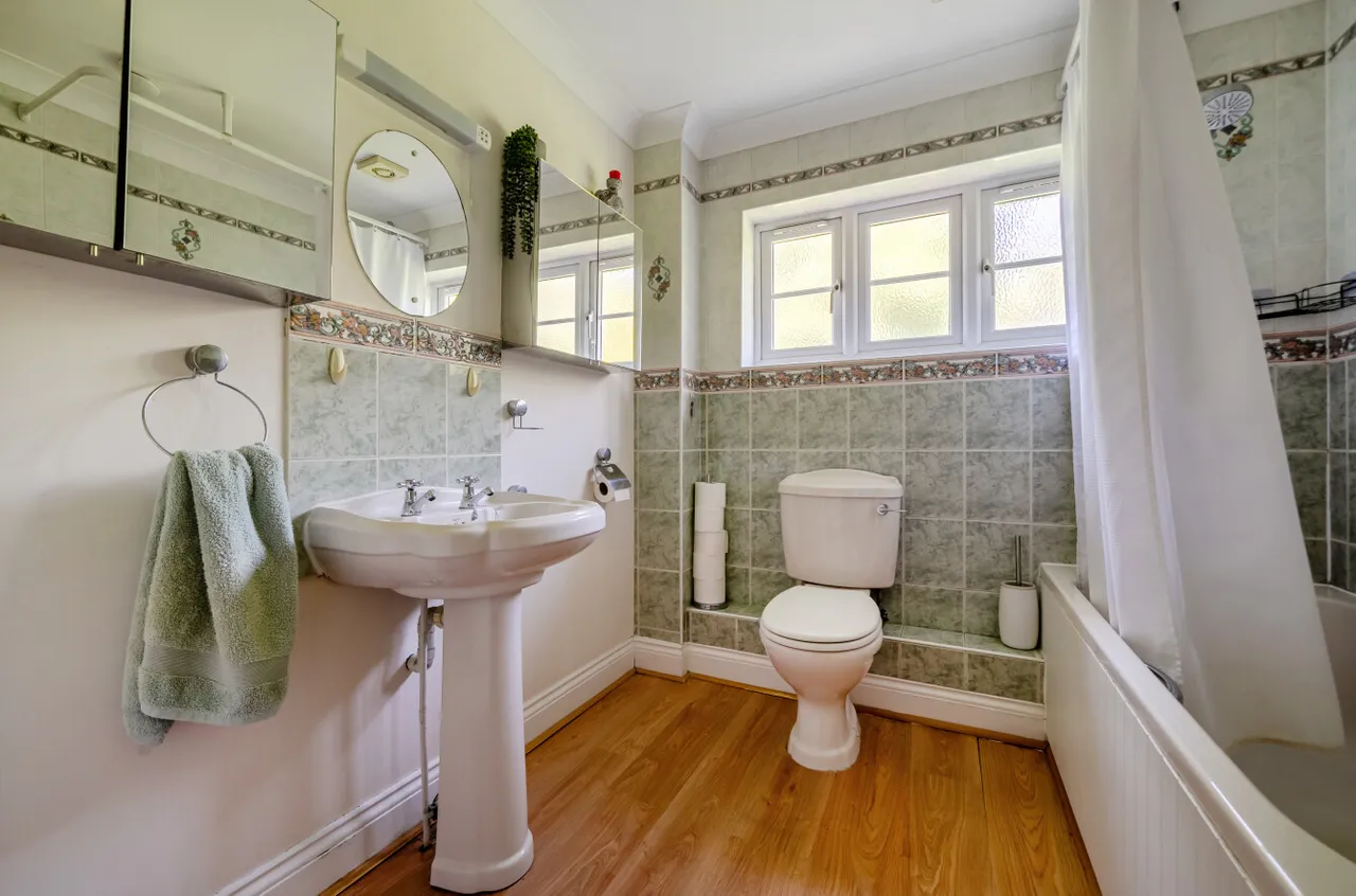 The Green, Frimley Green, Camberley, Surrey, GU16 6HF, photo 21
