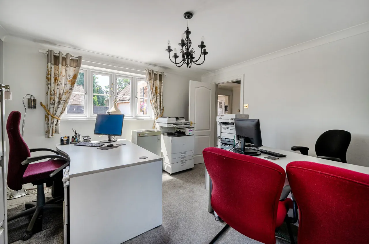 The Green, Frimley Green, Camberley, Surrey, GU16 6HF, photo 10